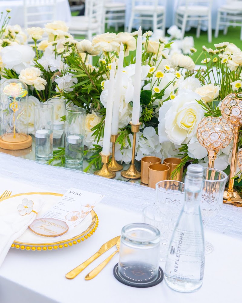 White and gold tablescape detail for Ivan and Monica