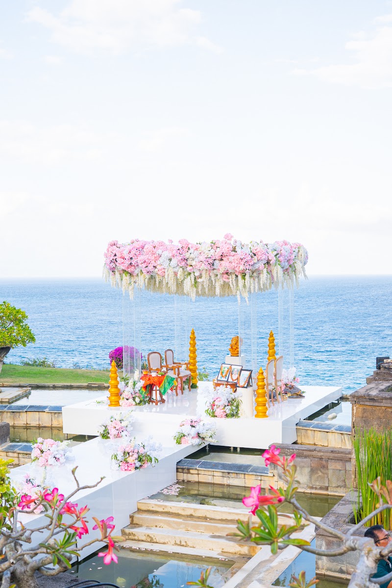 Close oceanfront mandap detail by STHIRA DECOR
